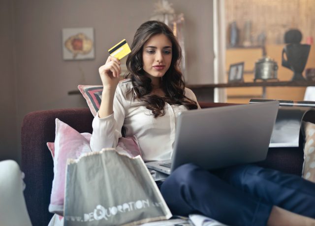 Shopifyとは