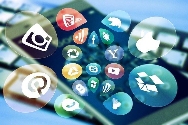 アプリの価格やデザイン、レビューはアプリストアでフィーチャーされるためにとても重要